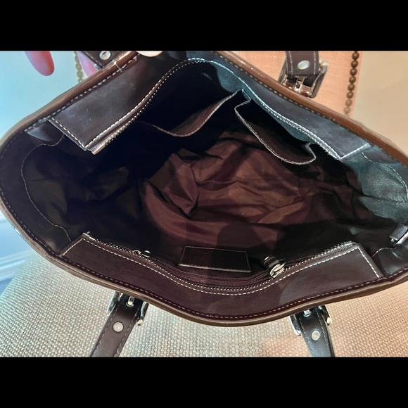 PRICE DROP *make offer*COACH Patent Leather Chocolate Brown Shoulder Bag - Used - Picture 6 of 11